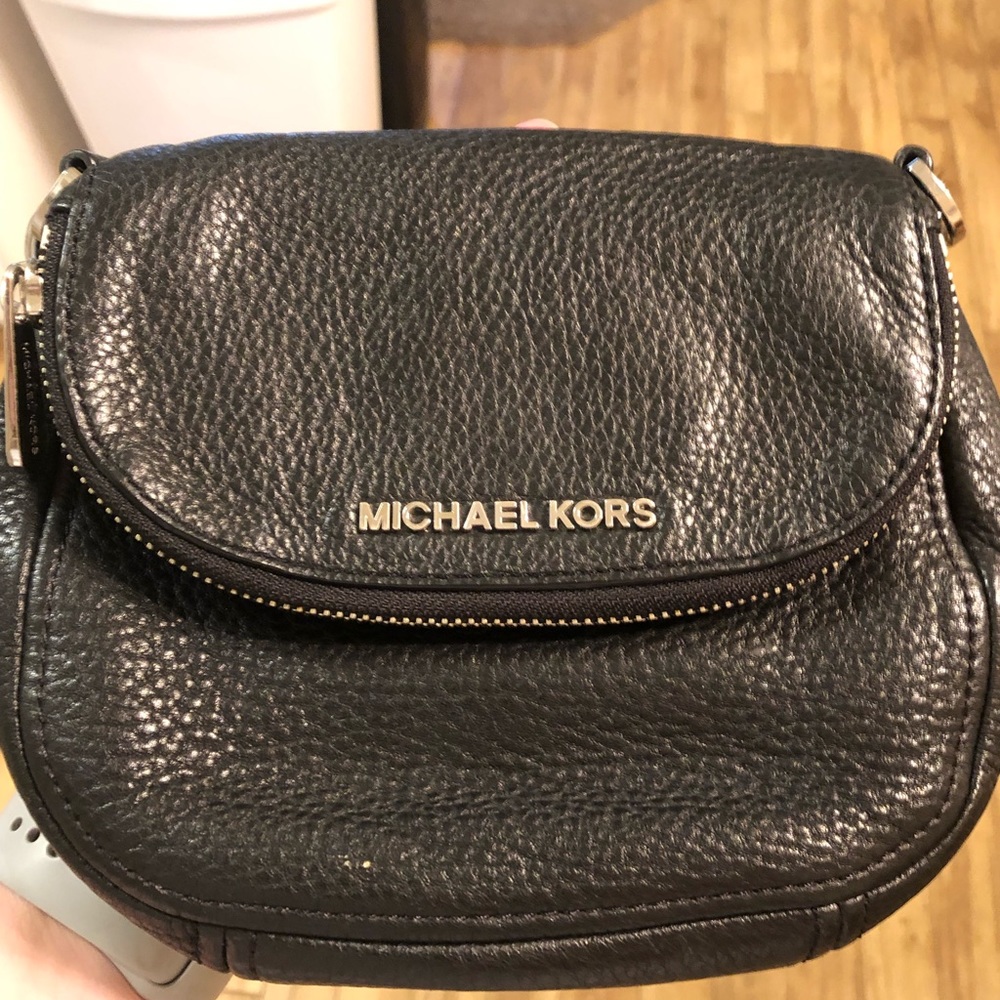 Black Cross Body. - Picture 2 of 4